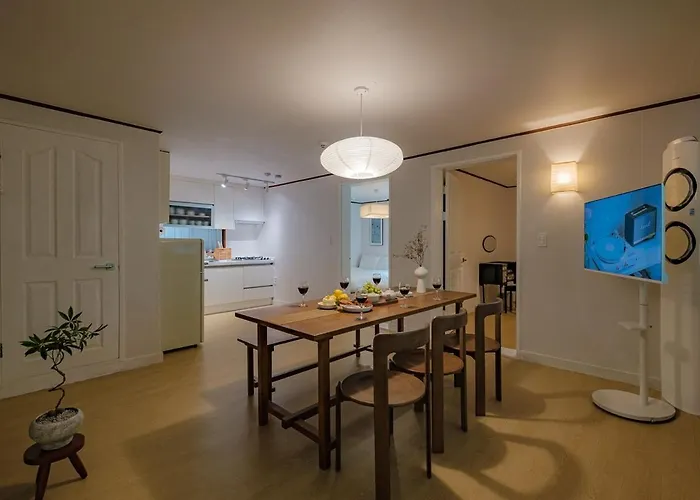 Entire Home, 3 Queen Beds, Easy Access To Gwangjang Market, Ddp, Myeongdong アパート