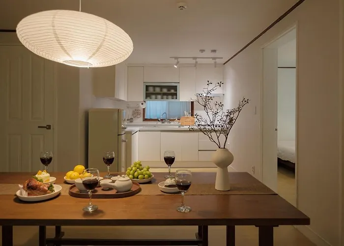 Entire Home, 3 Queen Beds, Easy Access To Gwangjang Market, Ddp, Myeongdong アパート ソウル特別市