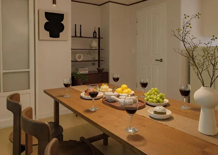 Entire Home, 3 Queen Beds, Easy Access To Gwangjang Market, Ddp, Myeongdong *